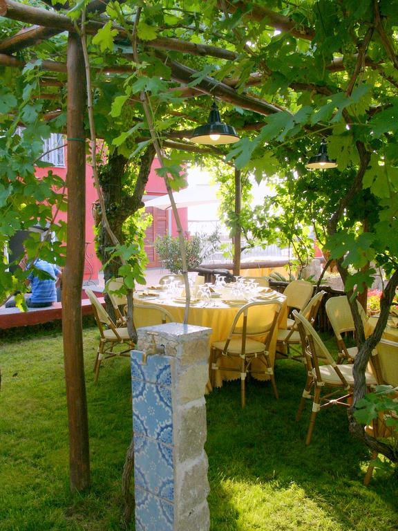 פרוסידה Albergo 'La Vigna' מראה חיצוני תמונה